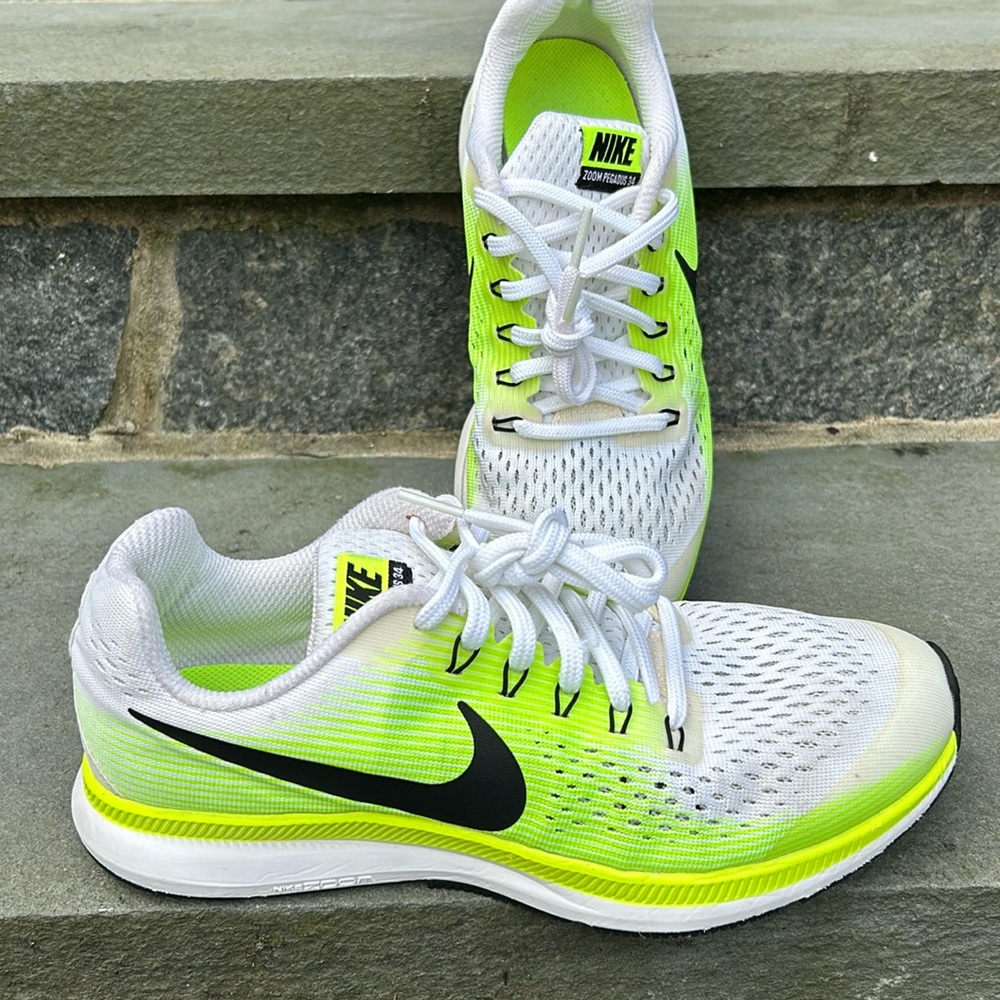 Youth Nike Sneakers Size 6.5